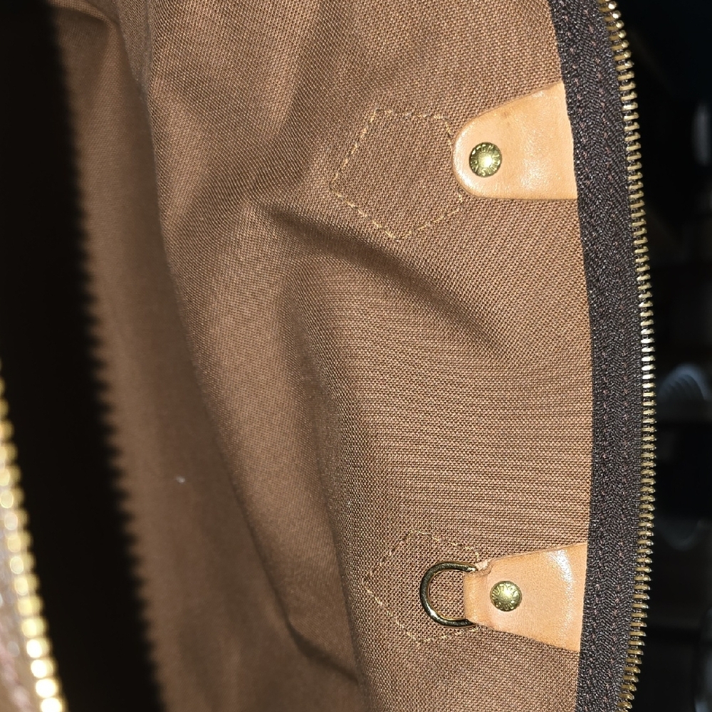 Louis Vuitton Monogram Canvas Speedy 40 - Picture 4 of 17
